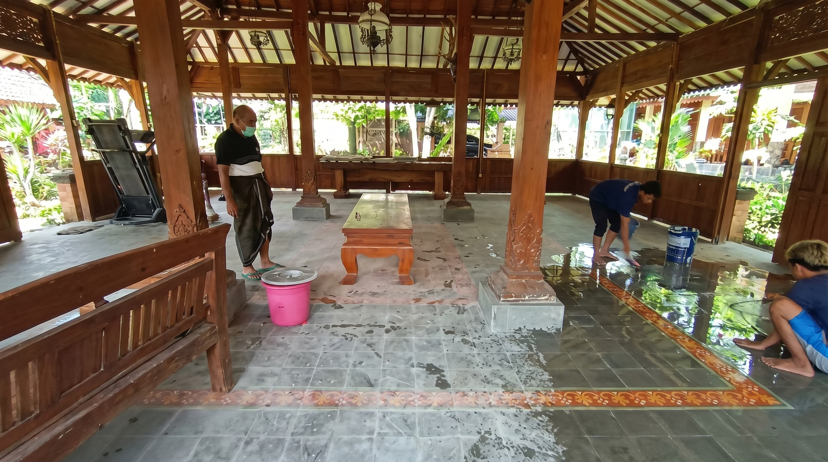 Gallery Poles Marmer Area Pendopo 2 Mahkota Clean